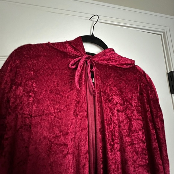 DISGUISE Red Robe with Hood - Picture 7 of 7